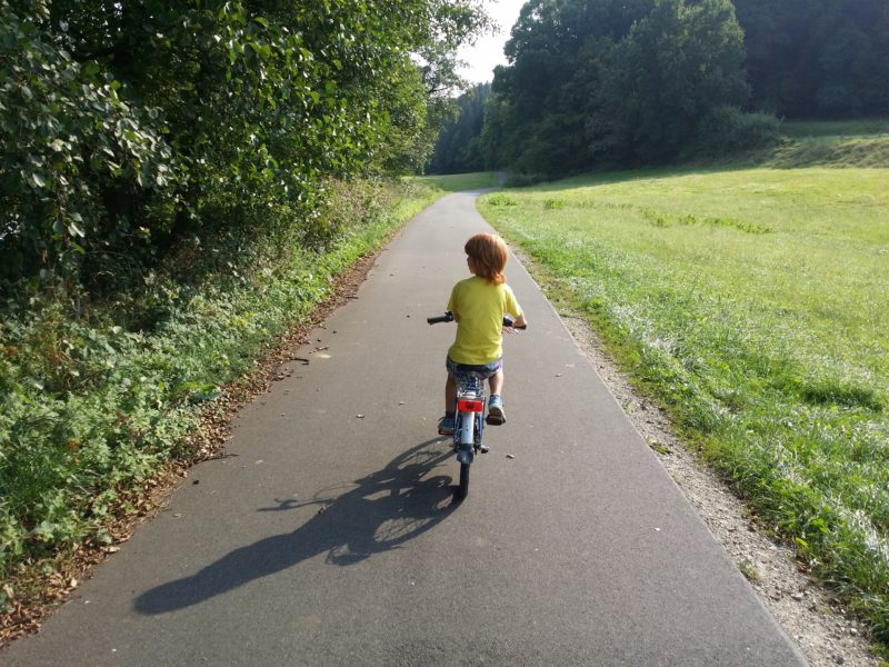 Read more about the article Wie lernen Kinder sicher Fahrrad zu fahren?