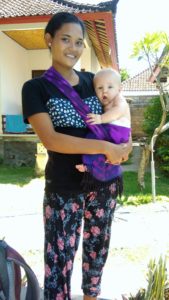 Babytragen in Bali