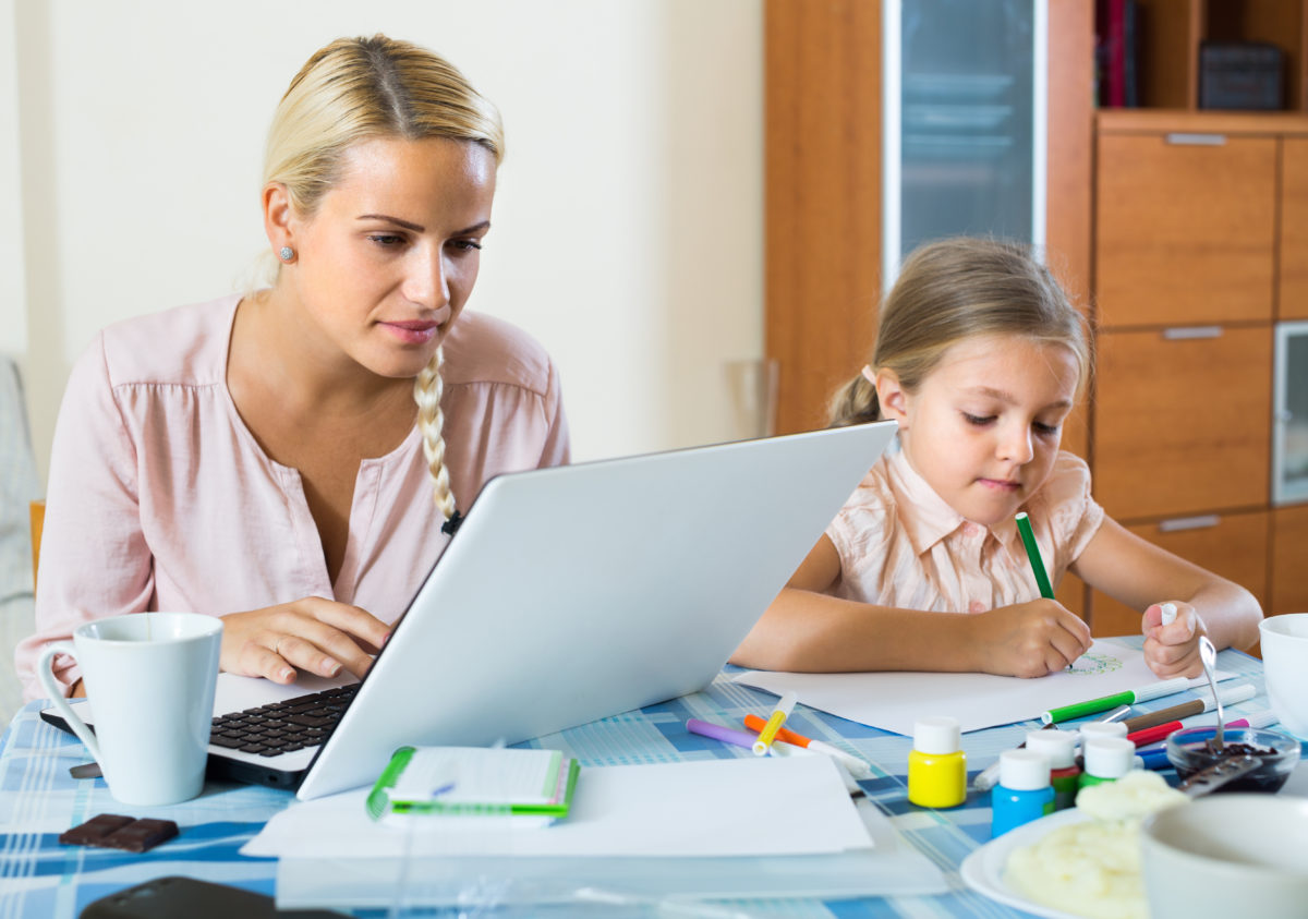 Read more about the article Hilft ein Home-Office für die Vereinbarkeit von Familie und Beruf? Und was ist eigentlich New Work und was ein Online-Business?