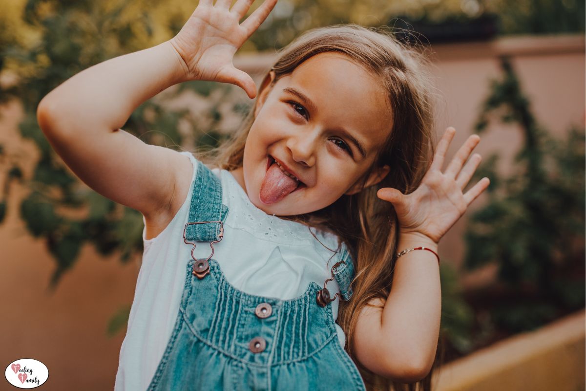 Mehr über den Artikel erfahren „Kackapups“ und „Du bist doof!“ – Warum Kindergartenkinder plötzlich so reden und wie du damit umgehen kannst